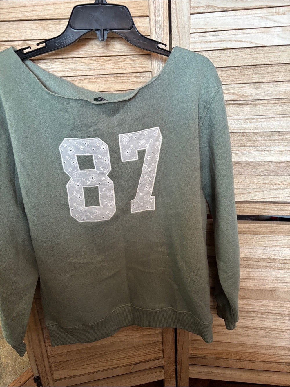 wild fable Oversized Green Crewneck Sweatshirt with Patch Detail Small